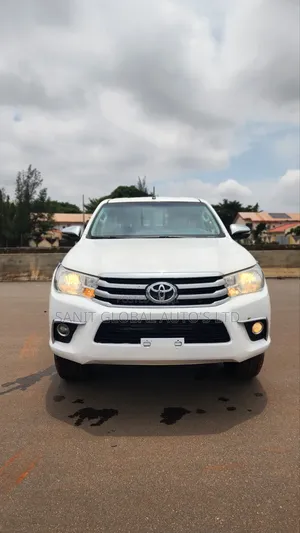 Toyota Hilux SR5 HI-Rider 2019 White