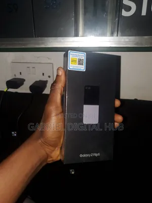 New Samsung Galaxy Z Flip5 256 GB Blue
