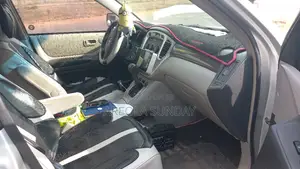 Toyota Highlander 2005 Silver