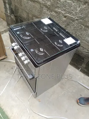 Maxi Gas Cooker – Convenient 4-Burner Cooking