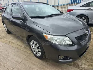 Toyota Corolla LE 4dr Sedan (1.8L 4cyl 4A) 2012 Gray