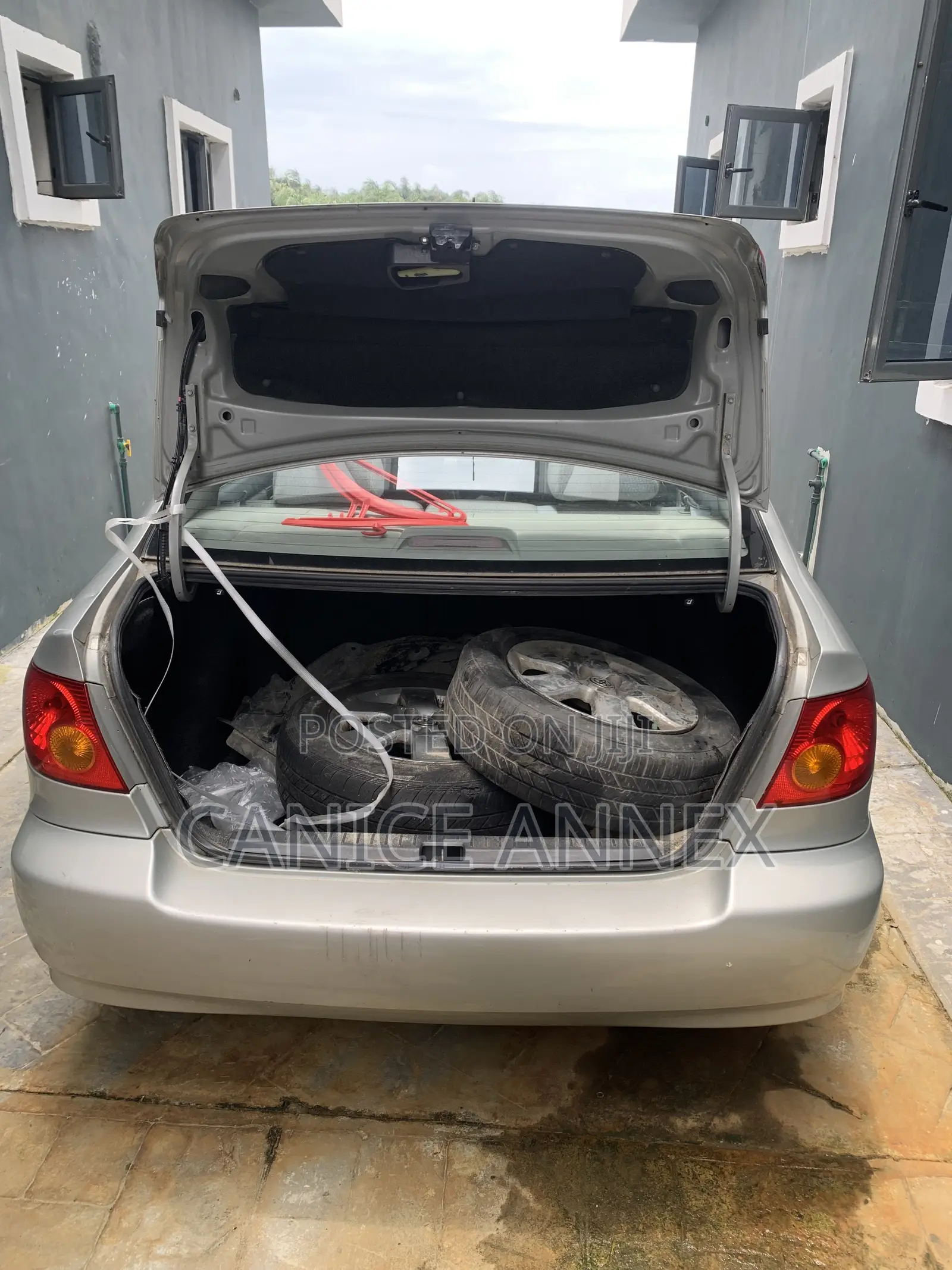 Toyota Corolla LE 2004 Silver