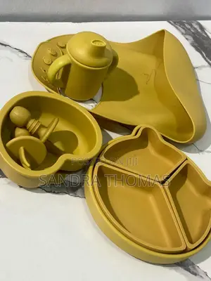 Silicon and Wooden Feeding Sets It’s Cups