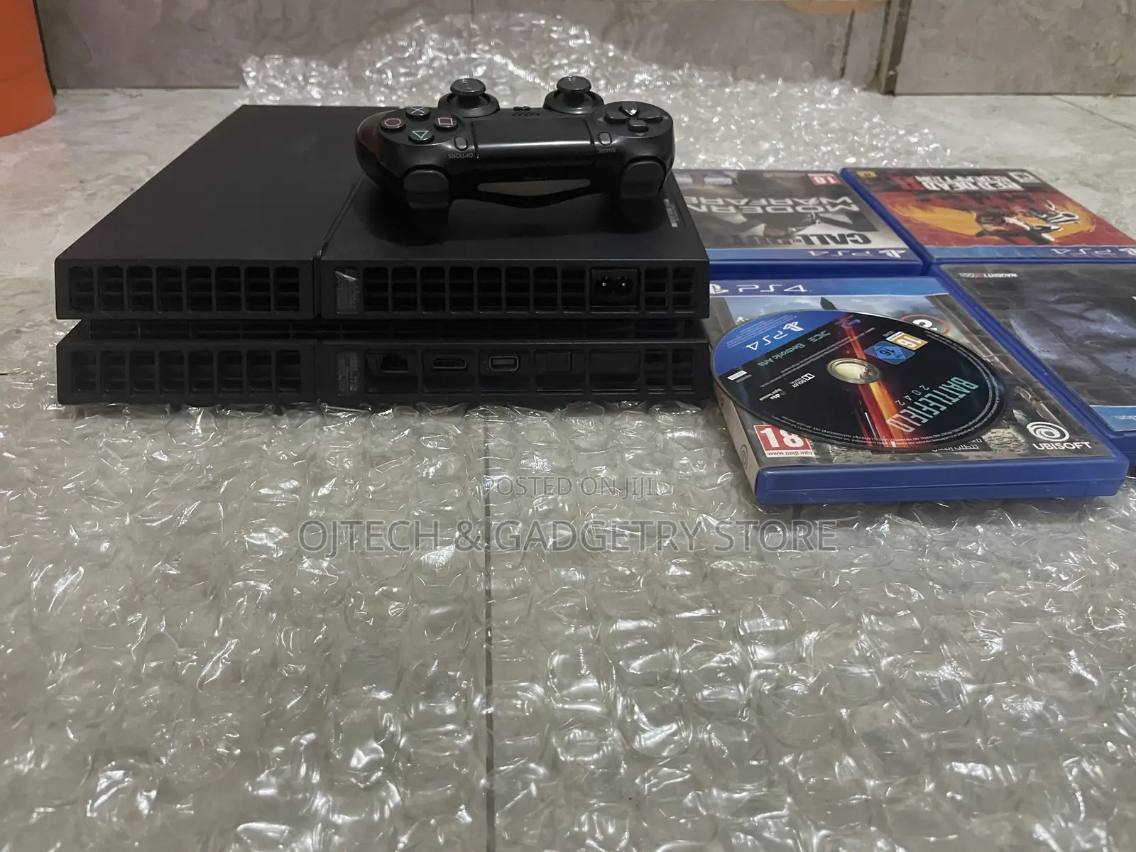 PS4 Console Plus 4 Games