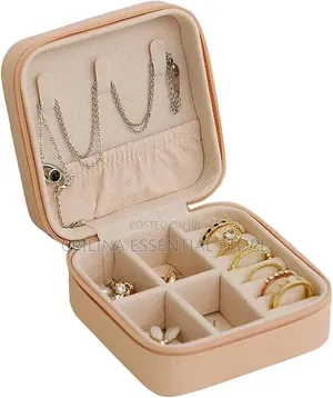 Portable Jewelry Box With Zip