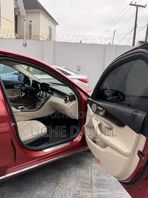 Mercedes-Benz C300 2016 Red