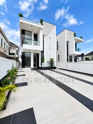 5bdrm Duplex in Ikota for sale