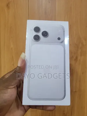 New Apple iPhone 17 Pro Max 256 GB Silver