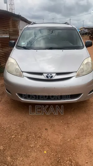 Toyota Sienna 2006 Silver