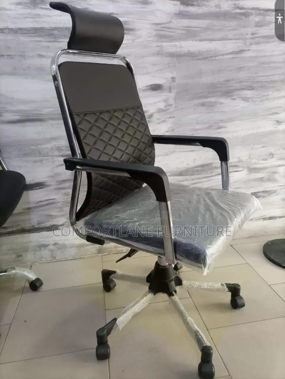 Office Swivel Chair With Headrest