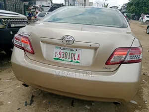 Toyota Camry 3.5 XLE 2008 Gold