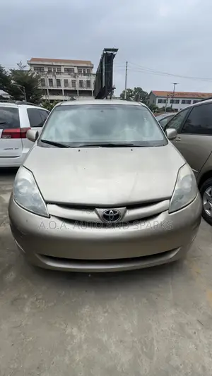 Toyota Sienna 2007 Gold