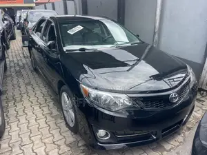 Toyota Camry SE 4dr Sedan (2.5L 4cyl 6A) 2014 Black
