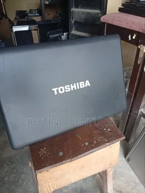Laptop Toshiba Satellite C665 8GB Intel Core i3 HDD 320GB