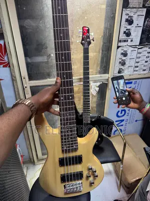 Original 5 Strings Active Bass Guitar Fender