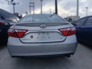 Toyota Camry SE 4dr Sedan (2.5L 4cyl 6A) 2016 Gray