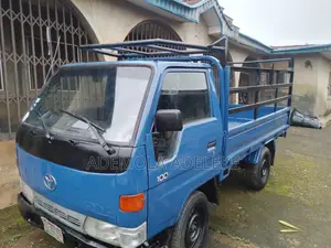 Toyota Dyna 2001 Blue
