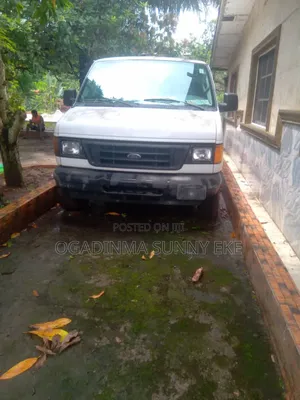 Ford E250 2000 White