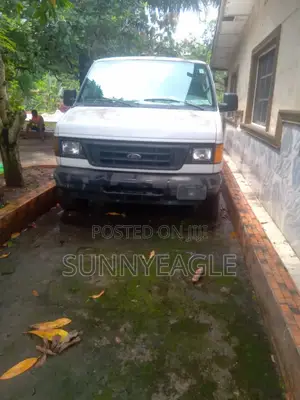 Ford E250 2000 White