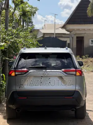 Toyota RAV4 XLE AWD 2023 Silver