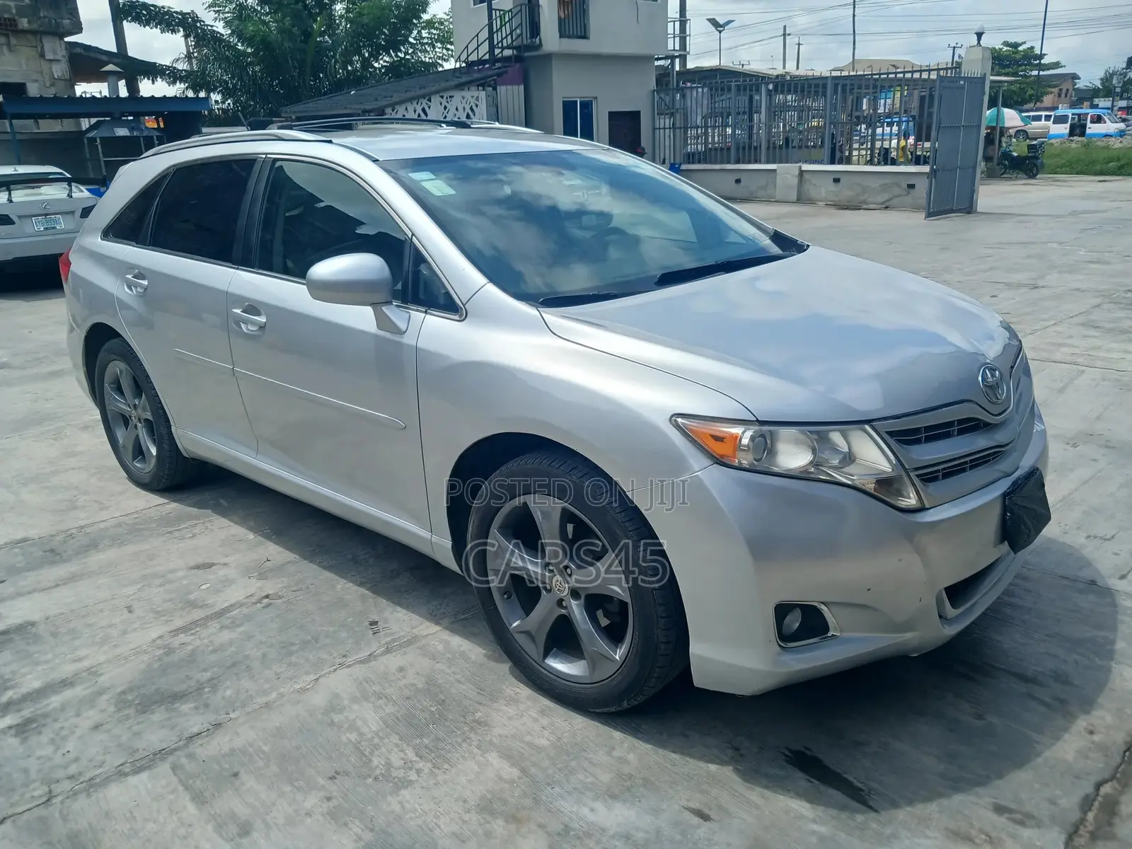 Toyota Venza LE 2010 Silver