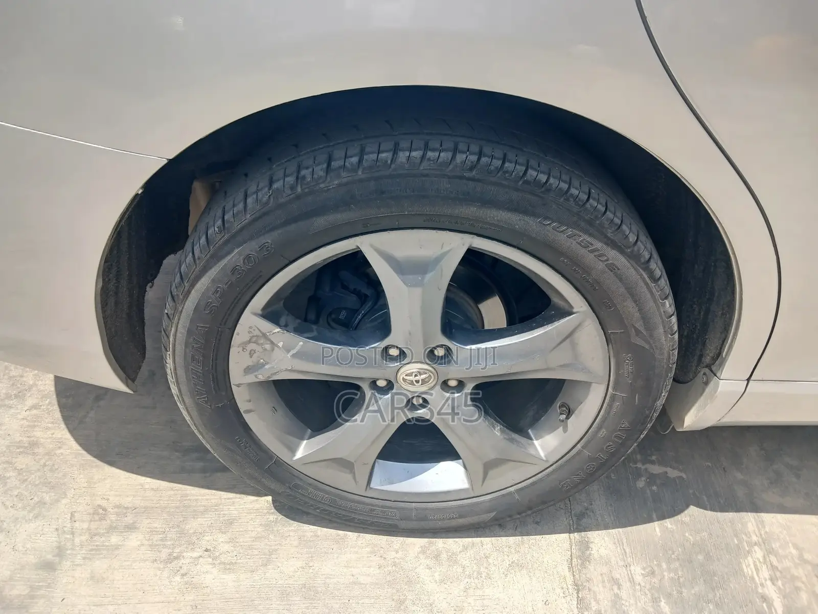 Toyota Venza LE 2010 Silver