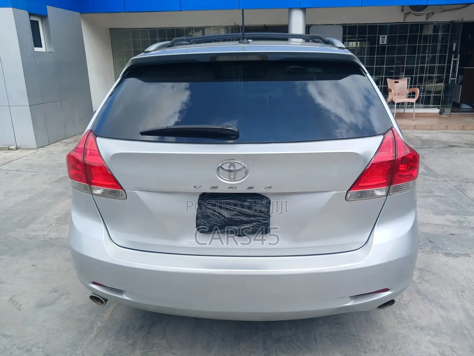 Toyota Venza LE 2010 Silver