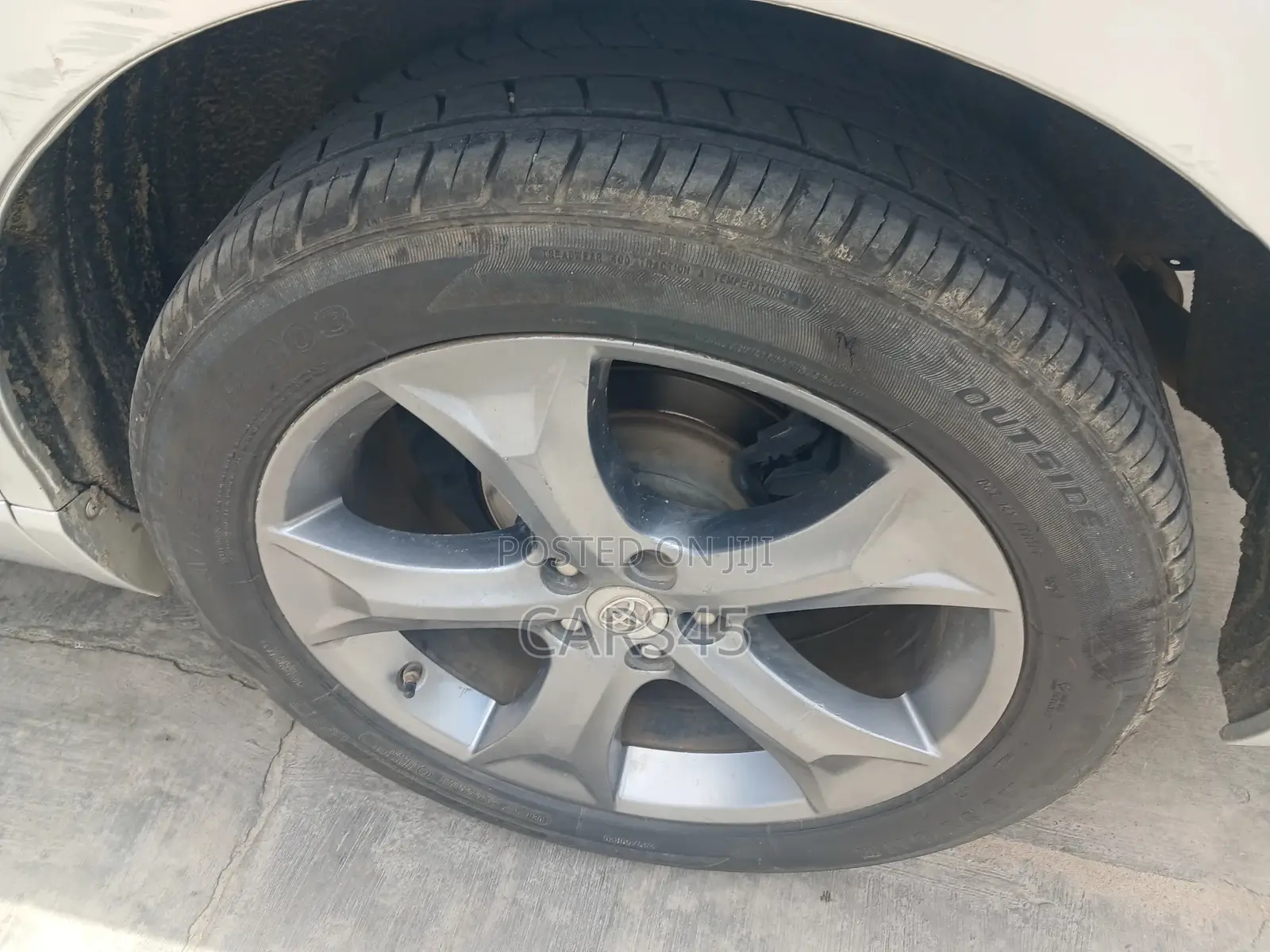 Toyota Venza LE 2010 Silver