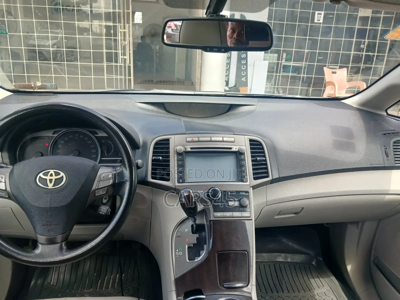 Toyota Venza LE 2010 Silver