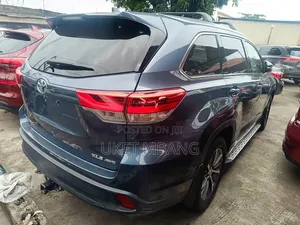 Toyota Highlander 2017 Blue
