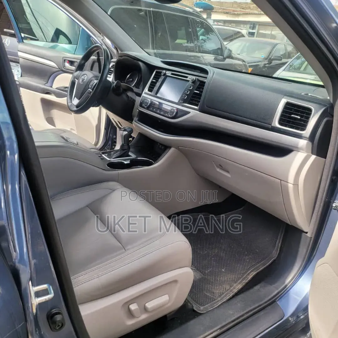 Toyota Highlander 2017 Blue