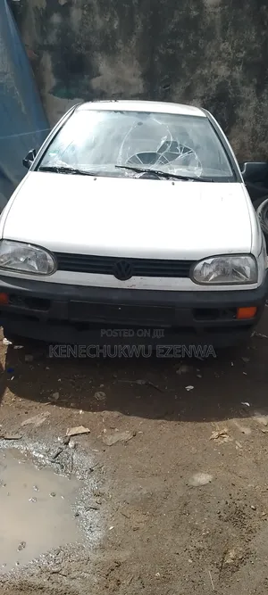 Volkswagen Golf 2000 White