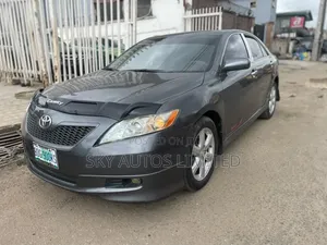 Toyota Camry SE V6 4dr Sedan (3.5L 6cyl 6AM) 2009 Gray