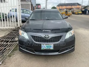 Toyota Camry SE V6 4dr Sedan (3.5L 6cyl 6AM) 2009 Gray