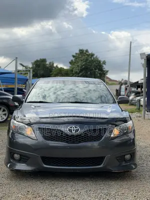 Toyota Camry SE 4dr Sedan (2.5L 4cyl 6AM) 2010 Gray