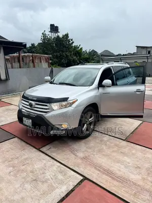 Toyota Highlander 2012 Silver