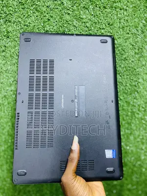 Laptop Dell Latitude 5490 8GB Intel Core i7 SSD 256GB