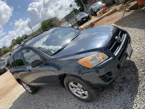 Toyota RAV4 2010 Green