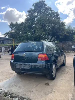 Volkswagen Golf 1.6 2000 Blue