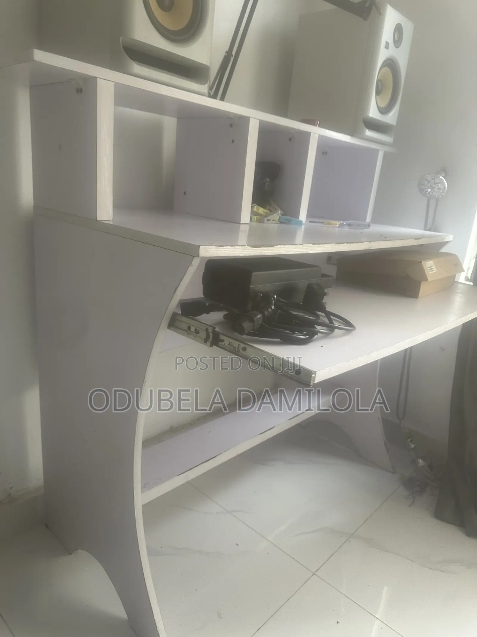 Studio Table Stand