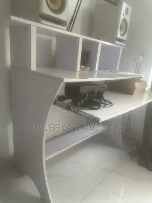 Studio Table Stand