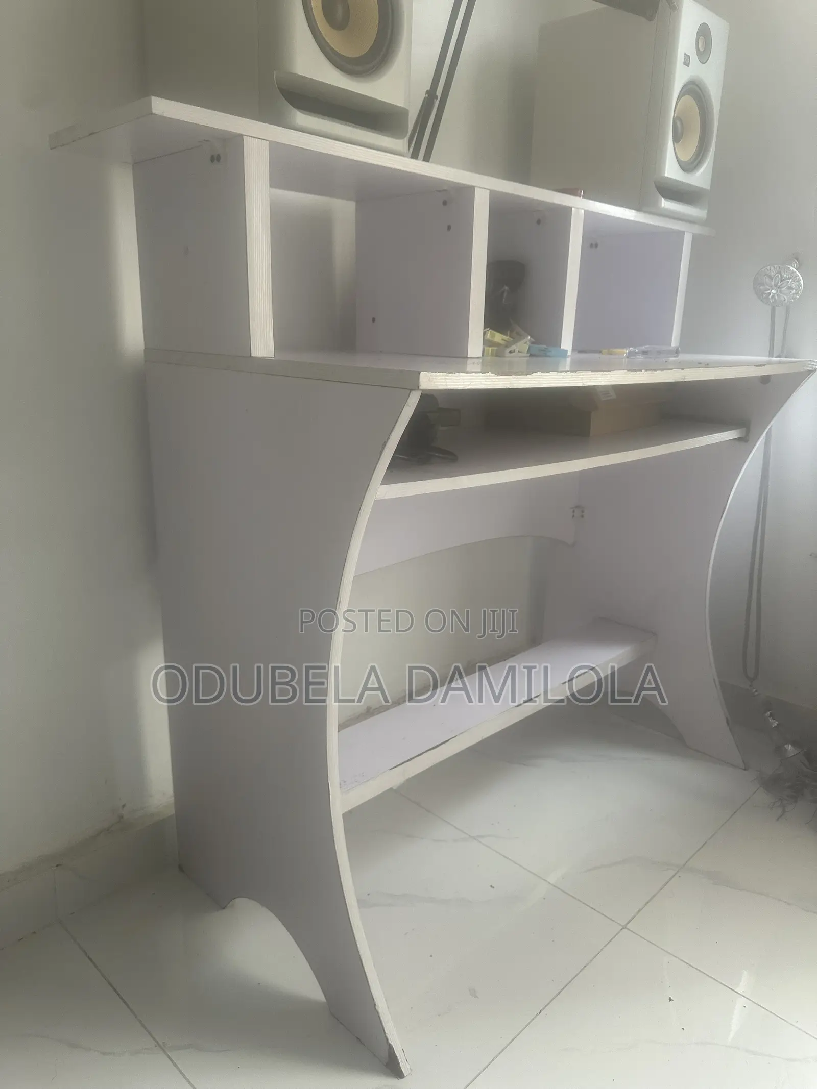 Studio Table Stand