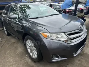 Toyota Venza AWD 2011 Gray