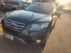 Hyundai Santa Fe 2012 Black