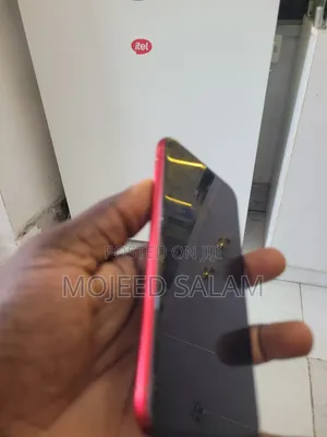 Apple iPhone XR 64 GB Red