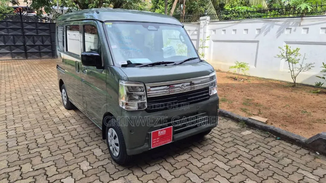 Suzuki APV Minibus 2010