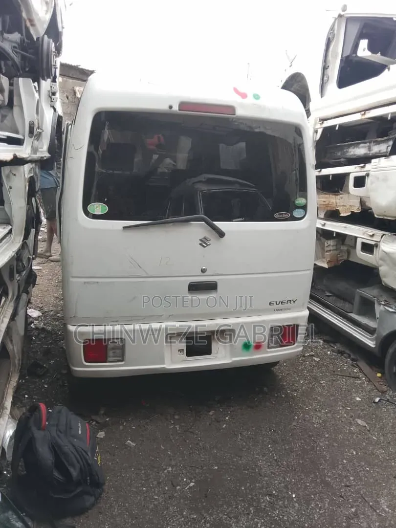 Suzuki APV Minibus 2010
