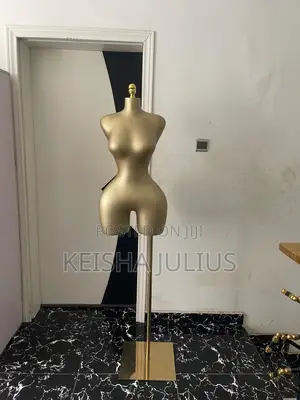 Lady Mina Manneguin