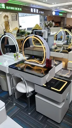 Vanity Table/Dresser