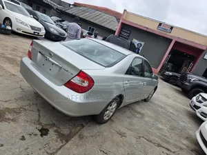 Toyota Camry LE V6 4dr Sedan (3.0L 6cyl 5A) 2004 Blue